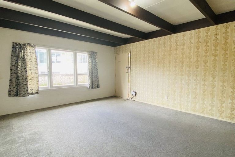 Photo of property in 1/22 Kelston Street, New Lynn, Auckland, 0600