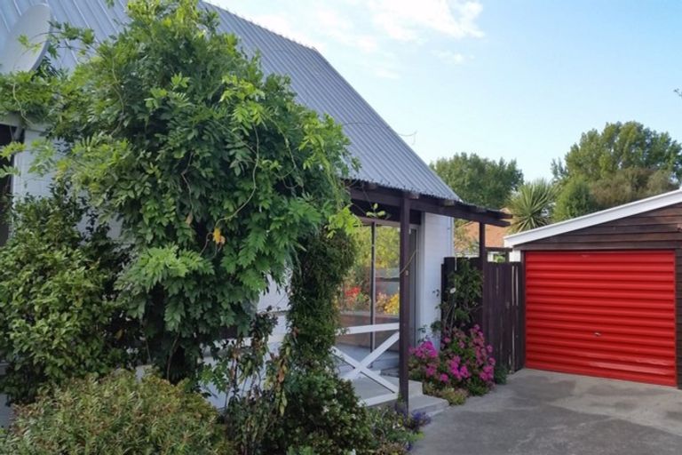 Photo of property in 3/12 Keoghs Lane, St Albans, Christchurch, 8014