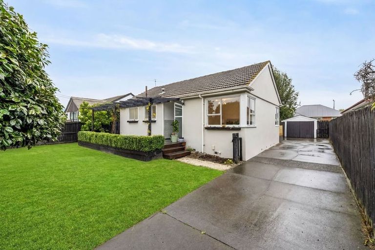 Photo of property in 19 Belfield Street, Dallington, Christchurch, 8061