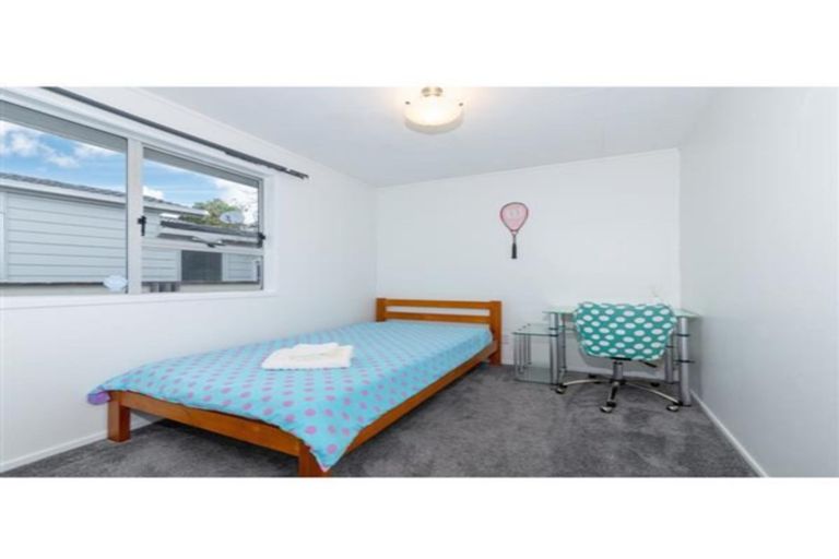 Photo of property in 3 Surman Place, Glen Eden, Auckland, 0602