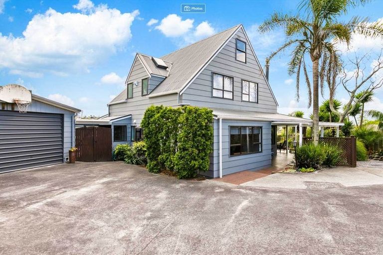 Photo of property in 158 Luckens Road, West Harbour, Auckland, 0618