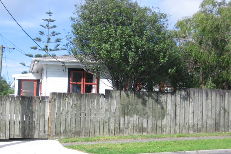 Photo of property in 74 Forest Hill Road, Henderson, Auckland, 0612