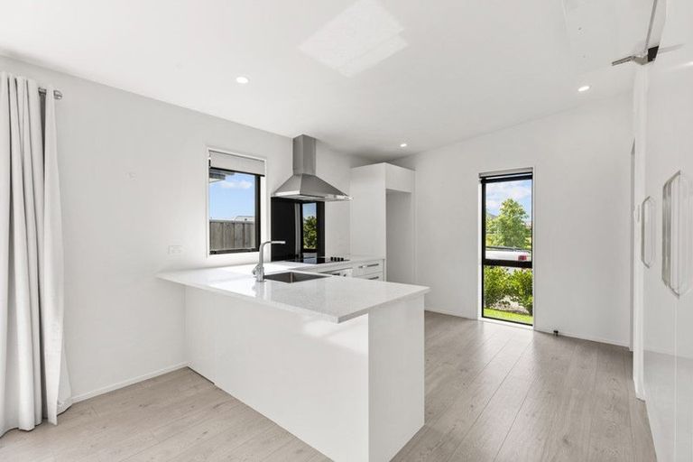 Photo of property in 14 Richard Hadlee Lane, Rolleston, 7615