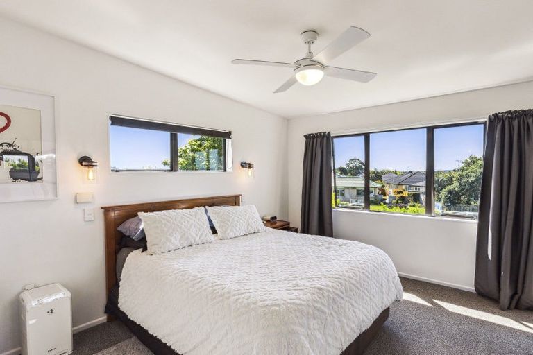 Photo of property in 8 Millennium Hill, Paraparaumu, 5032