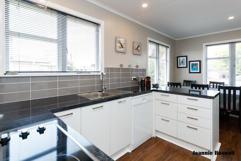 Photo of property in 3 Oriana Place, Highbury, Palmerston North, 4412