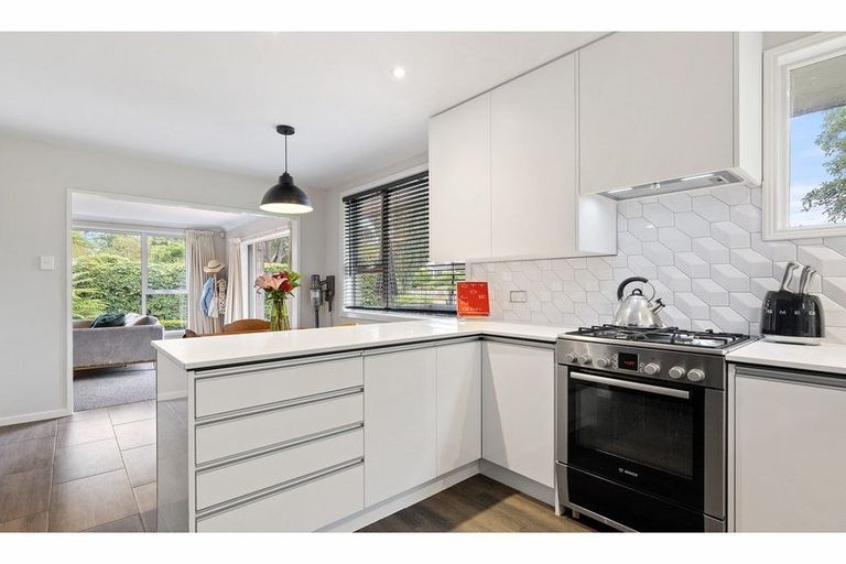 Photo of property in 2/5 Esher Place, Saint Martins, Christchurch, 8022