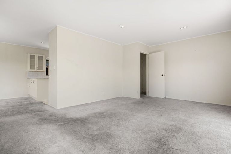 Photo of property in 2/79 Aberfeldy Avenue, Highland Park, Auckland, 2010