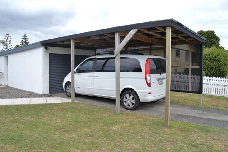 Photo of property in 21 Kuparu Place, Ruakaka, 0116