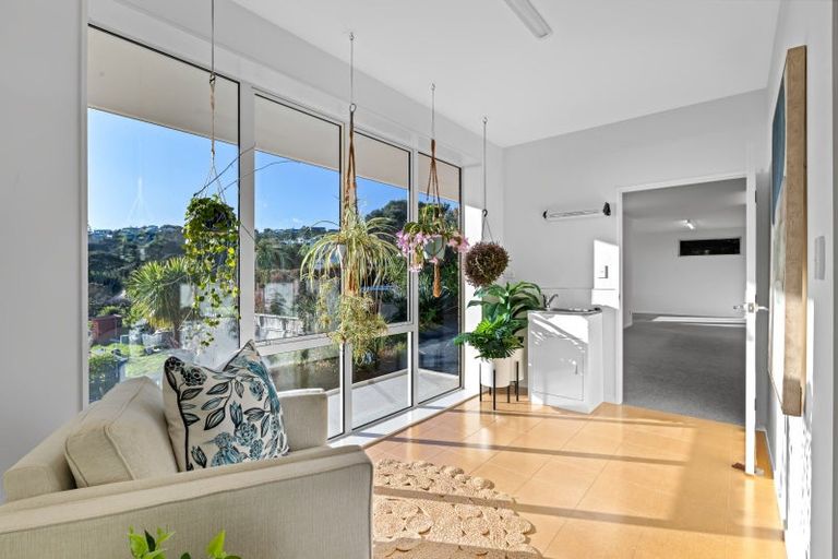 Photo of property in 52 Beauvoir Avenue, Matakatia, Whangaparaoa, 0930