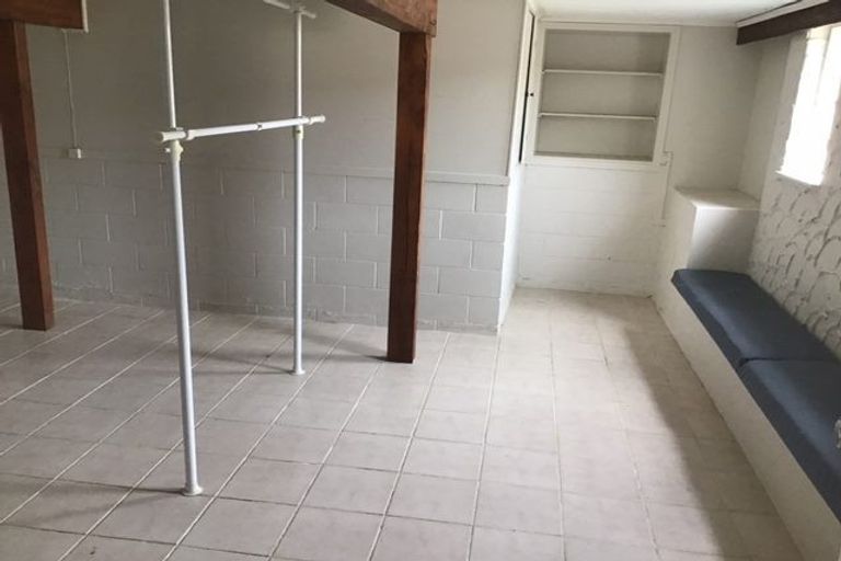 Photo of property in 12 Lyttelton Avenue, Forrest Hill, Auckland, 0620