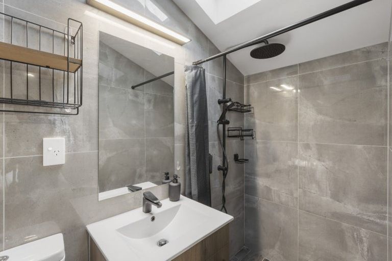 Photo of property in 132 Hinewa Road, Otumoetai, Tauranga, 3110