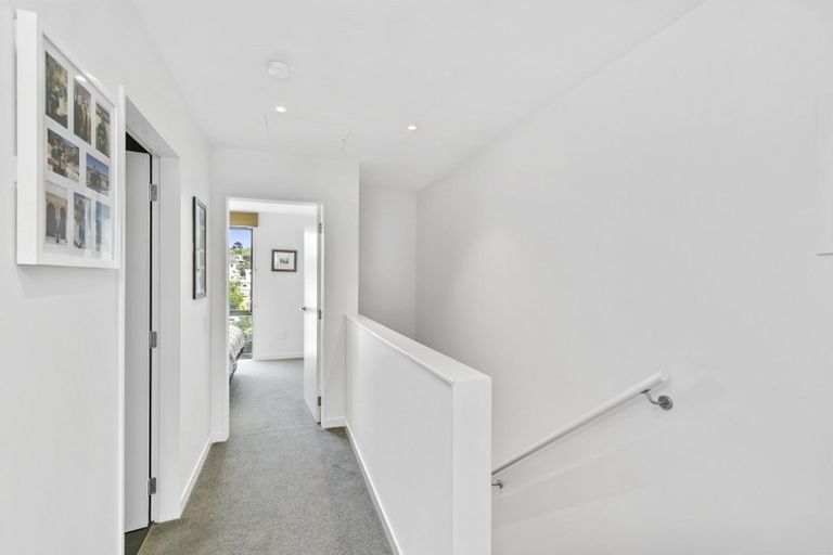Photo of property in 11/6u Oswald Crescent, Paparangi, Wellington, 6037