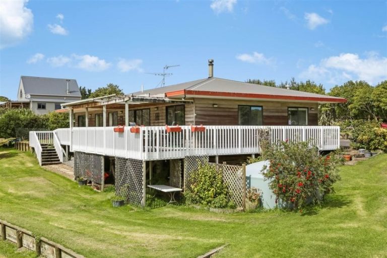 Photo of property in 150 Kaipara Road, Papakura, 2582