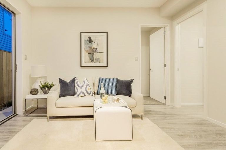 Photo of property in 32 Drumbuoy Drive, Flat Bush, Auckland, 2019