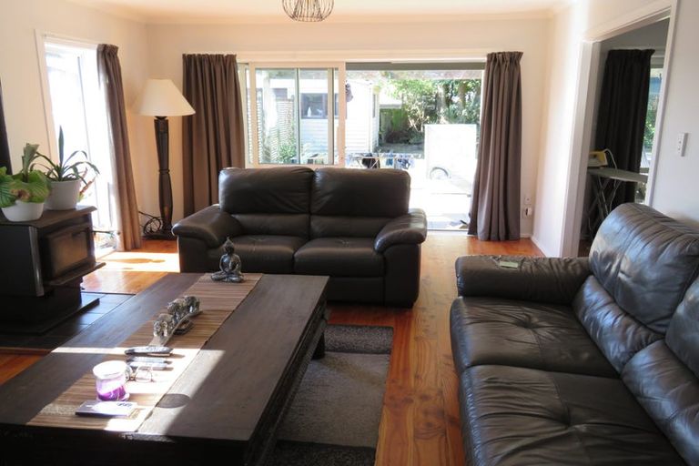 Photo of property in 12 Heathglen Avenue, Parklands, Christchurch, 8083