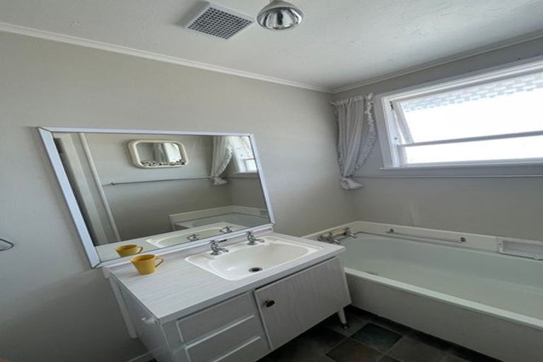 Photo of property in 5 Totara Drive, St Andrews, Hamilton, 3200