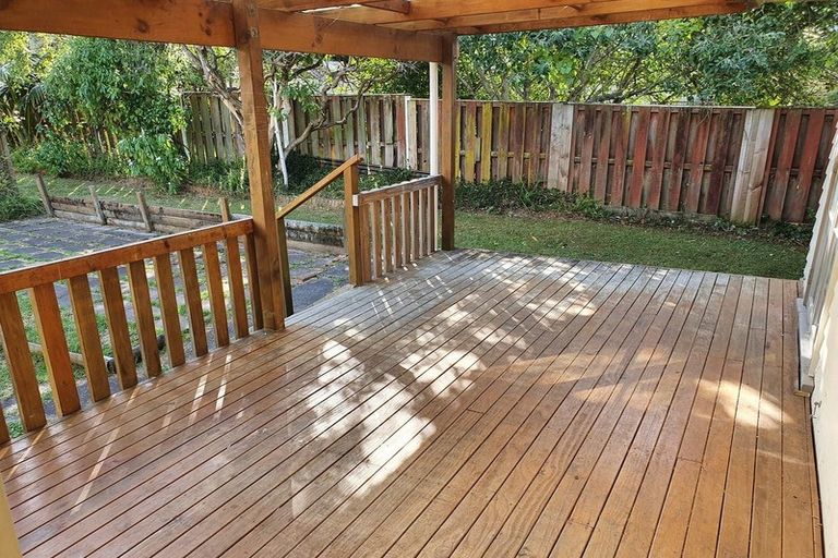 Photo of property in 33 Tahi Terrace, Glen Eden, Auckland, 0602