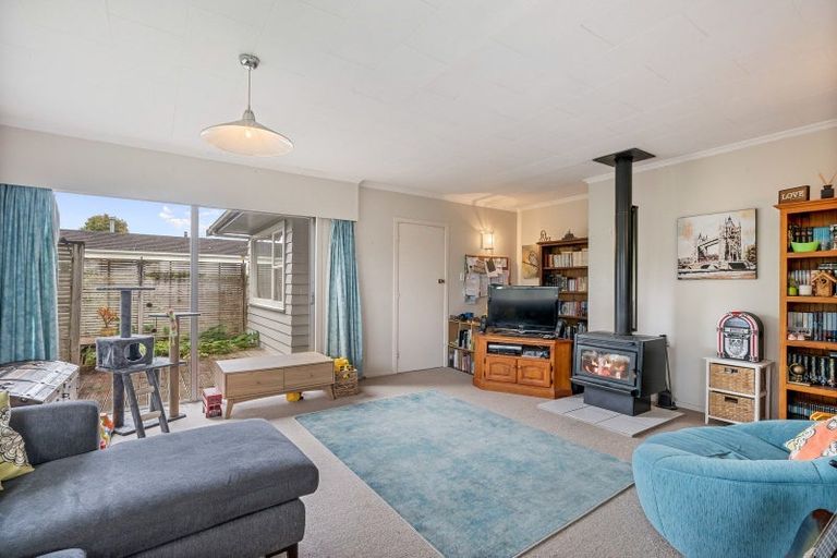 Photo of property in 35 Highbury Drive, Levin, 5510