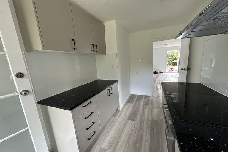 Photo of property in 7 Ellice Road, Totara Vale, Auckland, 0629