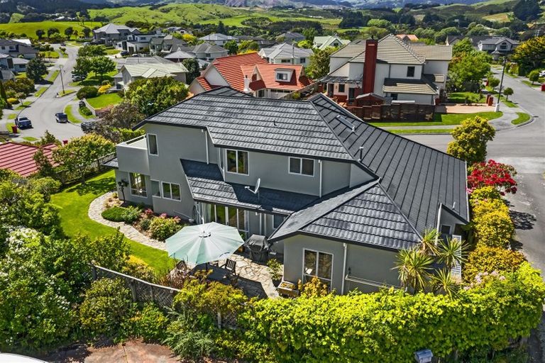 Photo of property in 9 Lanyon Place, Whitby, Porirua, 5024