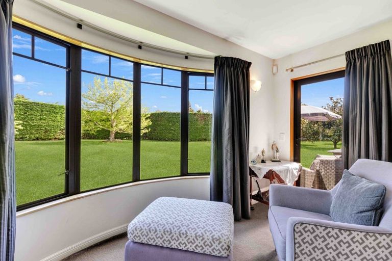 Photo of property in 27 Pohutukawa Drive, Levin, 5571