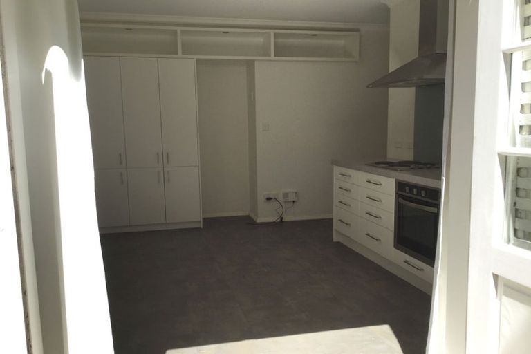 Photo of property in 1 Glasgow Street, Kelburn, Wellington, 6012