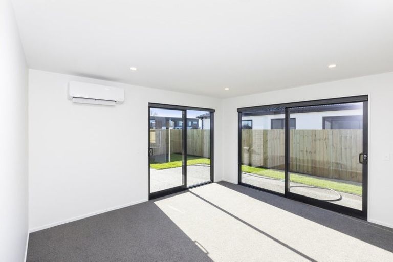 Photo of property in 13 Rita Angus Road, Belfast, 8051