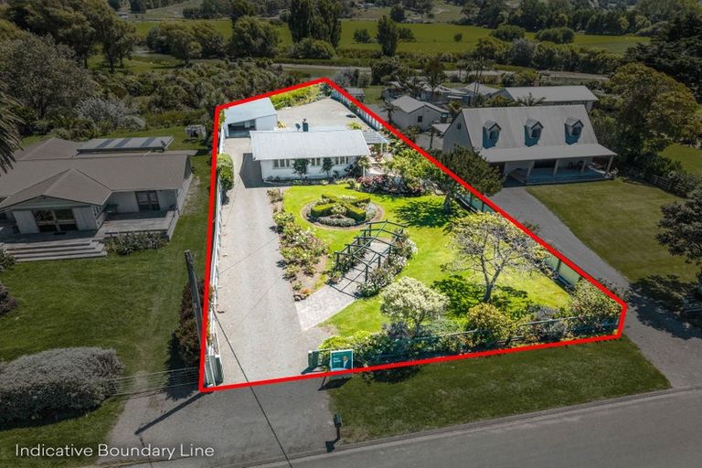 Photo of property in 36 Airini Road, Waimarama, Havelock North, 4294