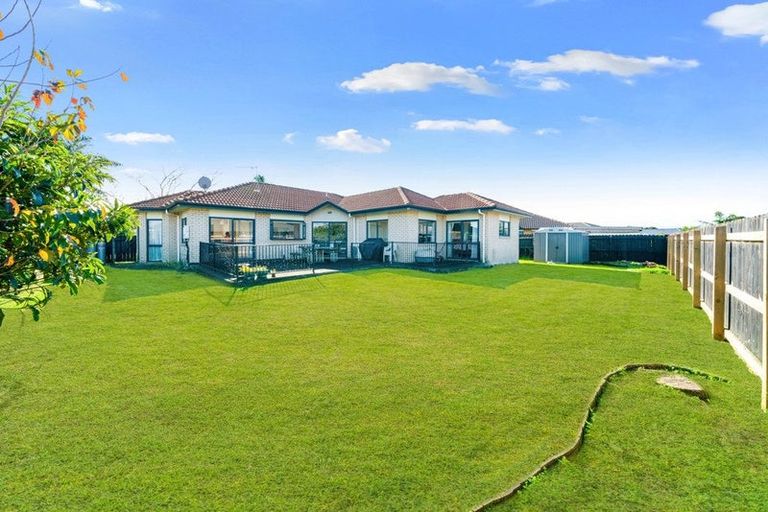 Photo of property in 8 Morewa Place, Takanini, 2112