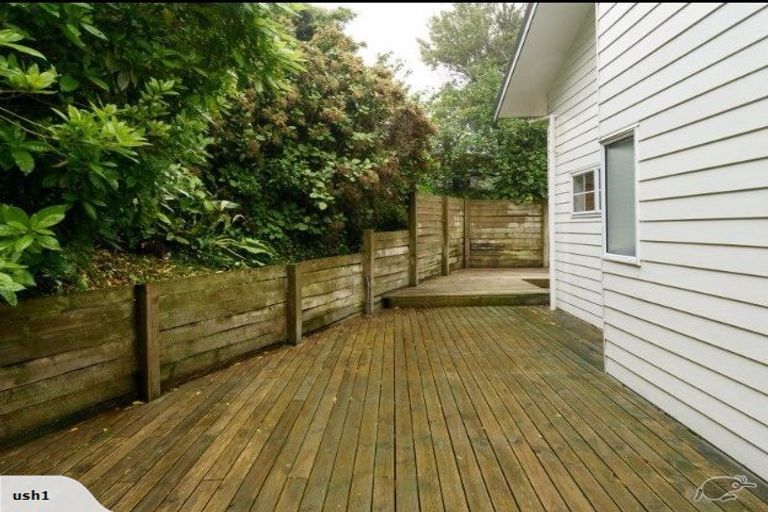 Photo of property in 53 Bassett Road, Johnsonville, Wellington, 6037