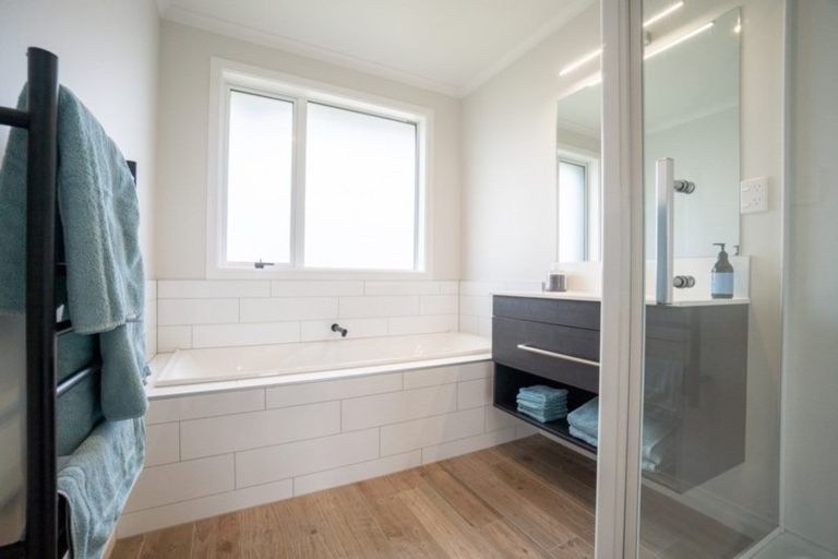 Photo of property in 31 Silicon Way, Fitzherbert, Palmerston North, 4410