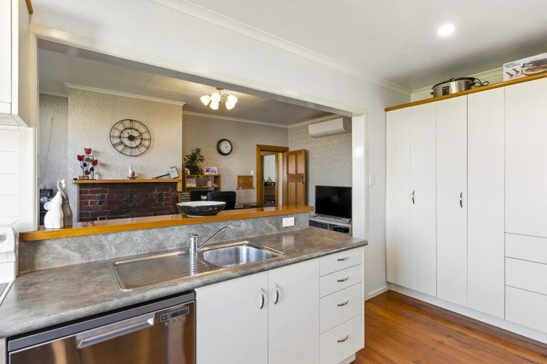 Photo of property in 2 Weraroa Road, Levin, 5510