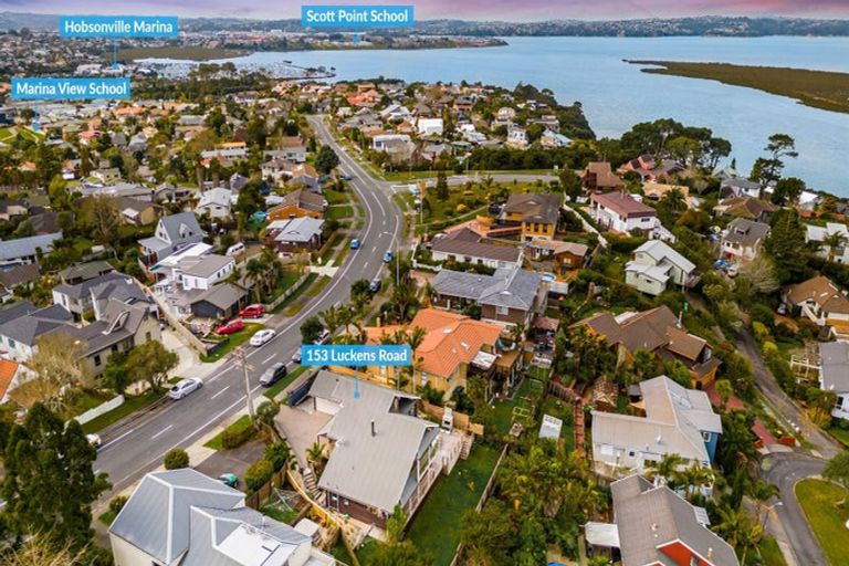 Photo of property in 153 Luckens Road, West Harbour, Auckland, 0618