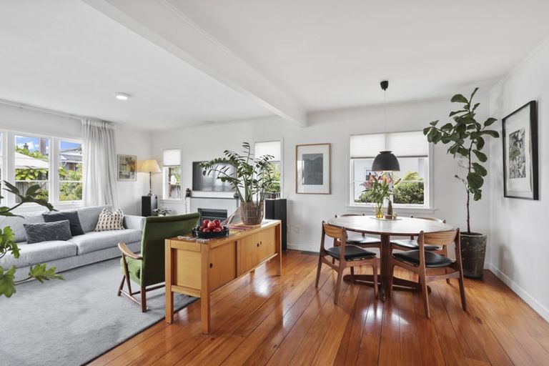 Photo of property in 8 Copley Street, New Lynn, Auckland, 0600