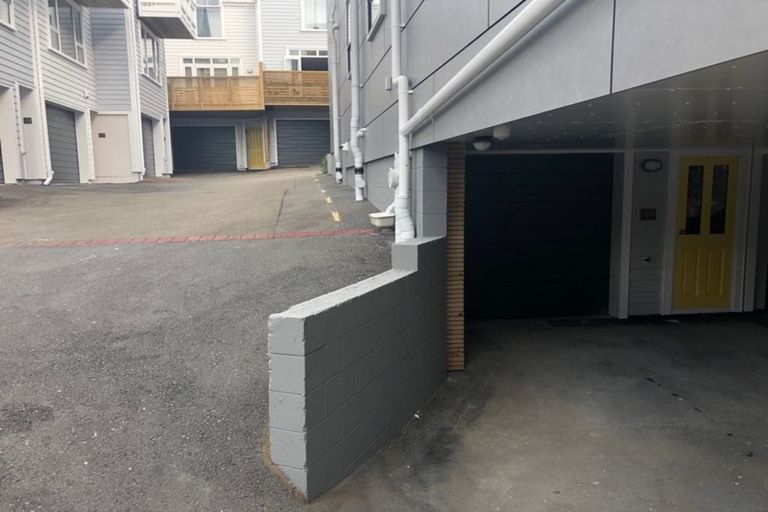 Photo of property in Victoria Villas, 50/35u Pirie Street, Mount Victoria, Wellington, 6011