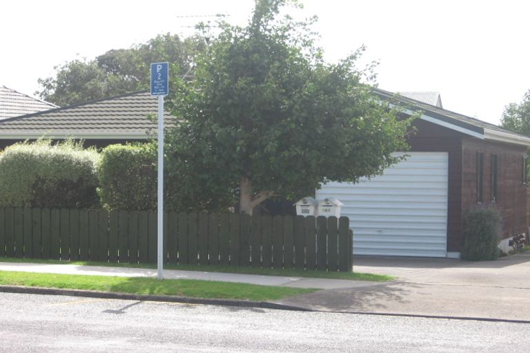 Photo of property in 2/167 Shakespeare Road, Milford, Auckland, 0620