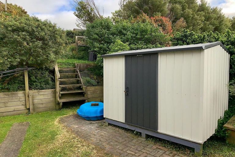 Photo of property in 77b Bassett Road, Johnsonville, Wellington, 6037