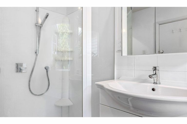Photo of property in 19 Joyce Crescent, Ilam, Christchurch, 8041