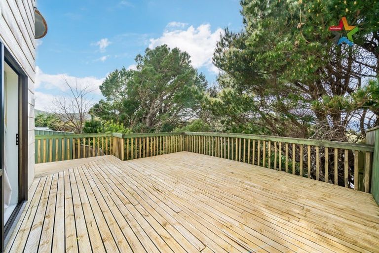 Photo of property in 6a Mossburn Grove, Kelson, Lower Hutt, 5010