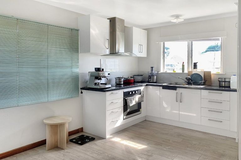 Photo of property in 215 Lytton Road, Elgin, Gisborne, 4010