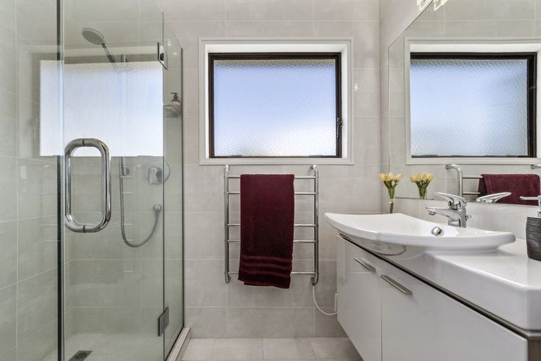 Photo of property in 11 Laing Place, Otumoetai, Tauranga, 3110