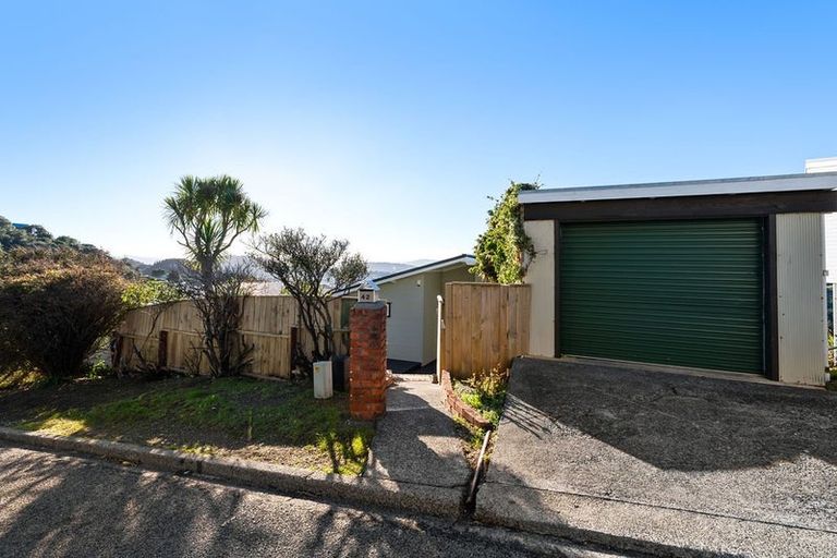 Photo of property in 42 Halifax Street, Kingston, Wellington, 6021