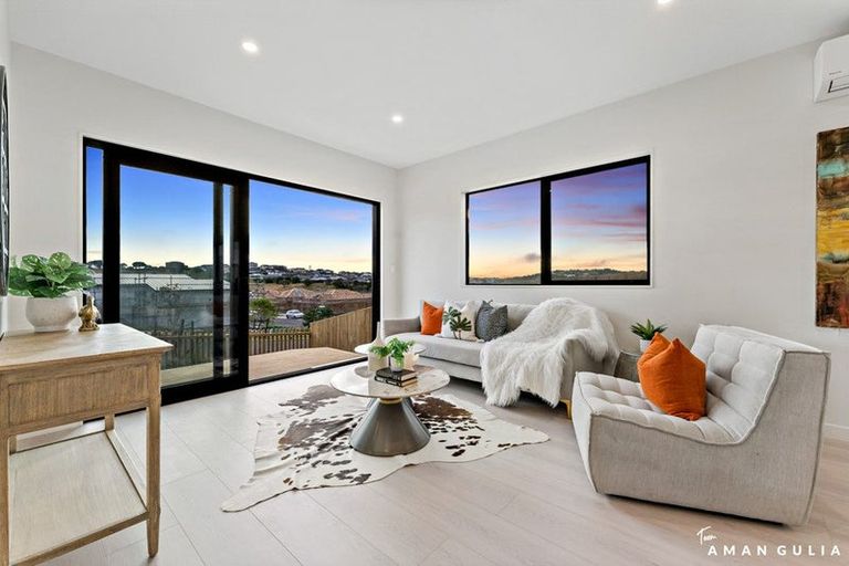 Photo of property in 6 Whakairo Crescent, Gulf Harbour, Whangaparaoa, 0930