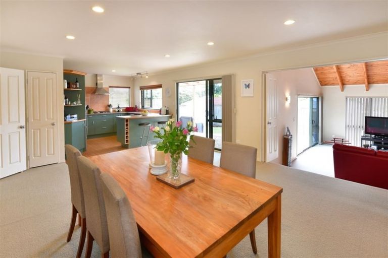 Photo of property in 4 Langton Road, Stanmore Bay, Whangaparaoa, 0932