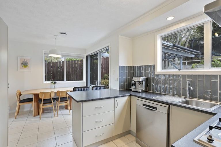 Photo of property in 35 Terra Nova Street, Glen Eden, Auckland, 0602