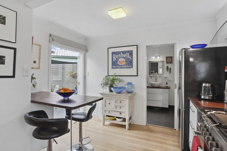 Photo of property in 1b Nicolas Avenue, Glen Eden, Auckland, 0602
