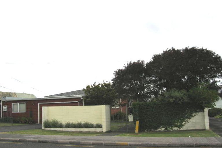 Photo of property in 8 Eskdale Road, Birkdale, Auckland, 0626