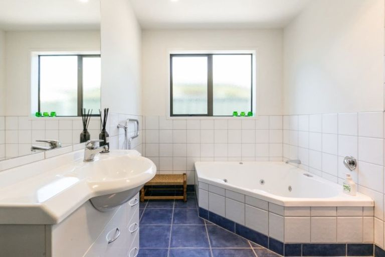 Photo of property in 22 Fairview Place, Havelock North, 4130