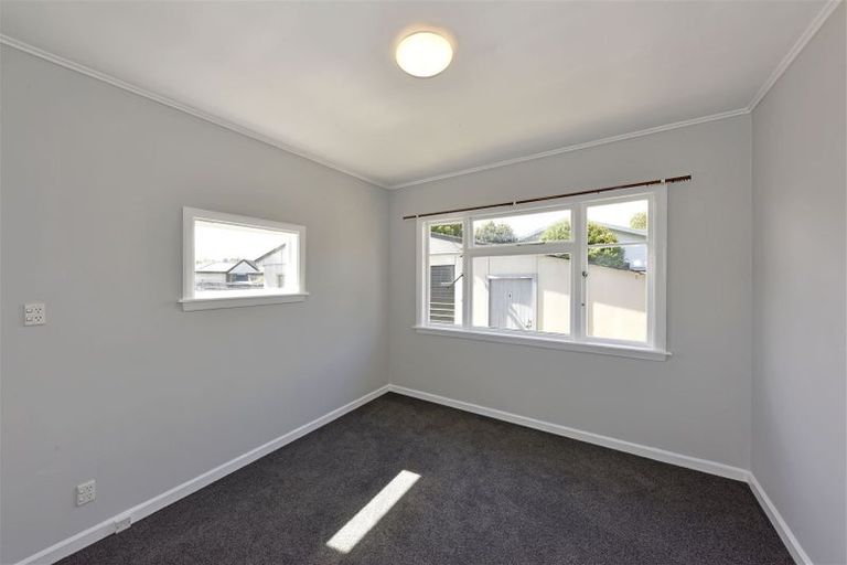Photo of property in 84 Racecourse Road, Sockburn, Christchurch, 8042