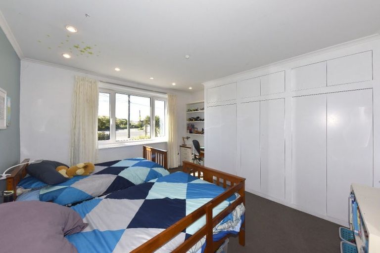 Photo of property in 74 Marine Parade, North New Brighton, Christchurch, 8083